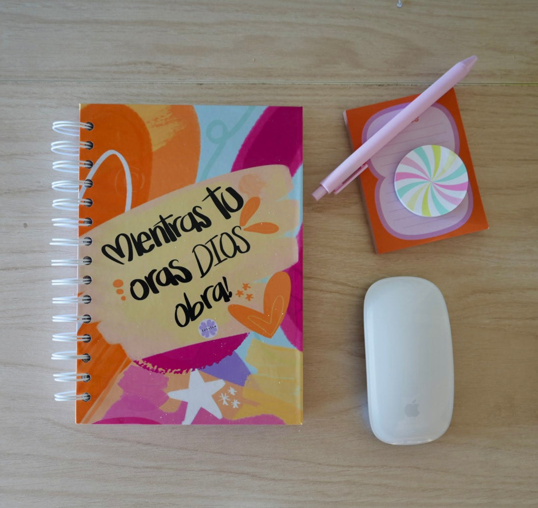 When you pray, God works - Cuaderno en español